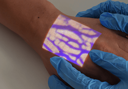 Aimvein Pro 2.0 for finding veins on hand